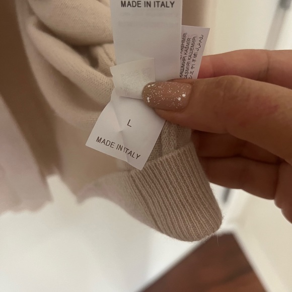 Brunello Cucinelli
Cashmere Cardigan -
Large - Picture 7 of 11